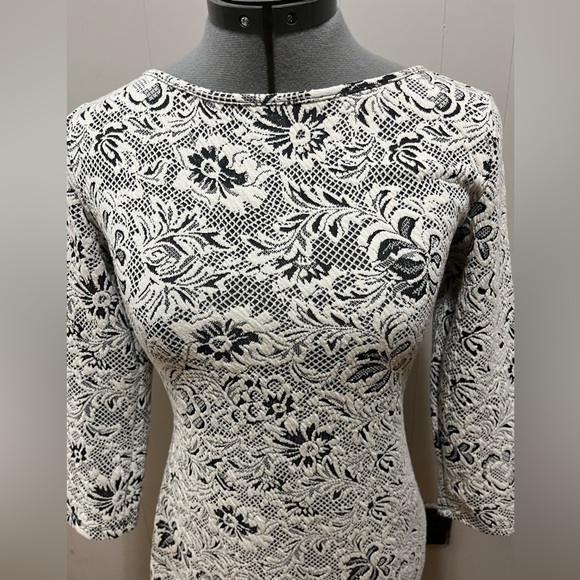 Xhiliration Lace print dress - Picture 3 of 5